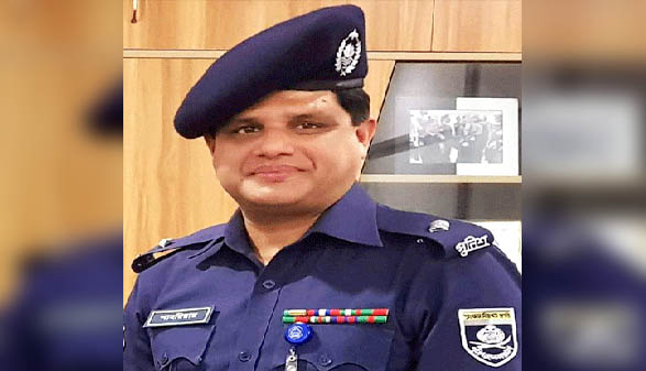 নিজের খেয়ে বনের মোষ তাড়াতে বলছে কে?