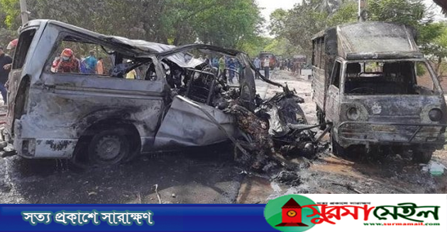 রাজশাহীতে ত্রিমুখী সংঘর্ষে সড়কে ঝরল ১৭ জনের প্রাণ