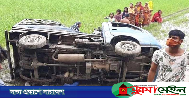 পিকআপ উল্টে প্রাণ গেলো ৬ যাত্রীর