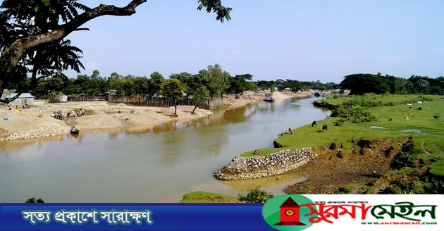 পাহাড় জলরাশীর অদ্ভুদ মিতালি