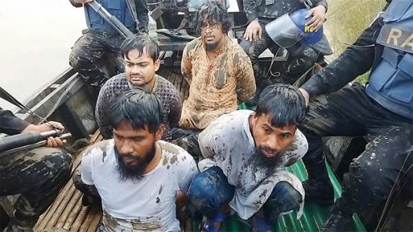 ময়মনসিংহে র‍্যাবের সঙ্গে বন্দুকযুদ্ধ, অস্ত্রসহ ৪ জঙ্গি আটক