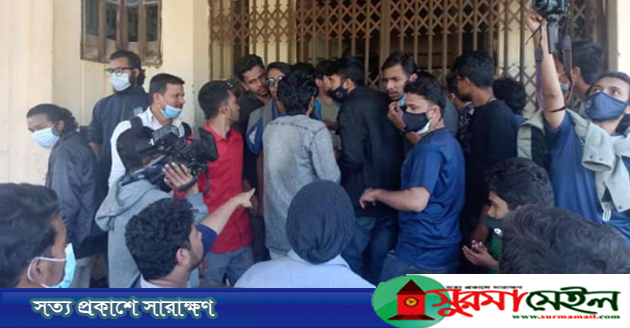 হল ছাড়েনি শিক্ষার্থীরা, শাবি উপাচার্য কার্যালয় ও প্রশাসনিক ভবনে তালা