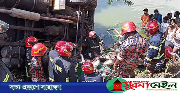 ট্রাকচাপায় চার শিক্ষকসহ ৫ জনের মৃত্যু