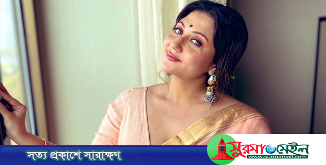 বুকের খাঁজ বা শাড়ির আঁচলে বিষয়টা সীমাবদ্ধ হয়ে গেলে অসুবিধে