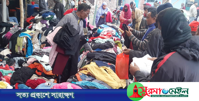 ঠাকুরগাঁওয়ে শীতের তীব্রতার সাথে বাড়ছে গরম কাপড়ের দোকানে ভীড়