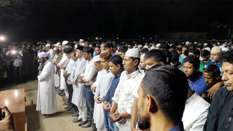আছিয়ার দাফন সম্পন্ন, অভিযুক্তের বাড়িতে বিক্ষুব্ধ জনতার আগুন