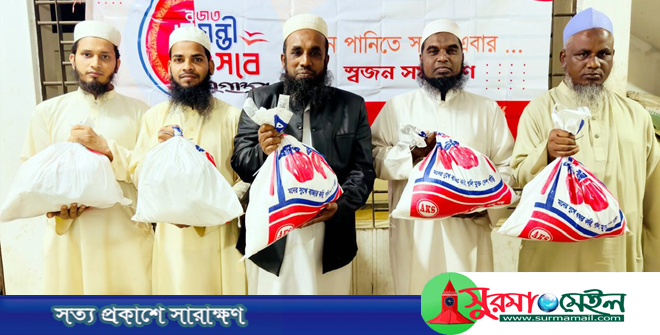 রমজানে শতাধিক মুয়াজ্জিন-ইমাম-খতিবদের উপহার দিল স্বজন সমাবেশ