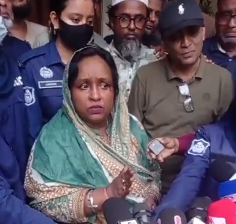 অভশেষে আইভীকে গ্রেপ্তার করেছে পুলিশ