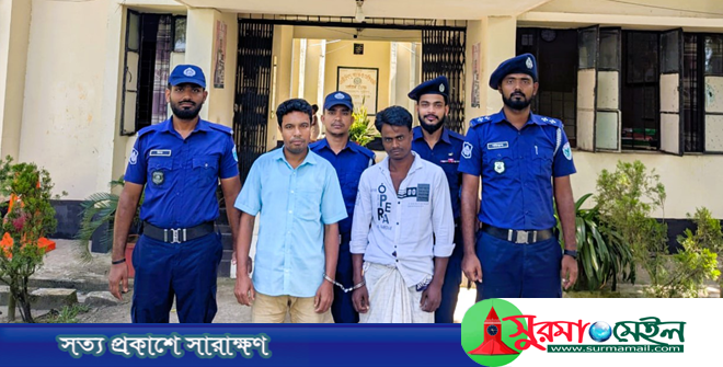 জাদুকাটায় চুরির বালু বোঝাই ট্রলারসহ গ্রেফতার ২