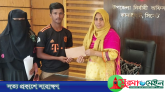 অর্থ অভাবে লেখাপড়া ছেড়ে দেওয়া শিক্ষার্থীকে কলেজে ভর্তি করালেন ইউএনও