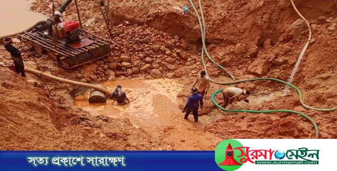 শাহ আরেফিন টিলায় অবাধে চলছে পাথর উত্তোলন, বিপন্ন পরিবেশ