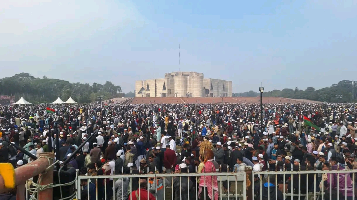 লাখো মানুষের অংশগ্রহণে খালেদা জিয়ার জানাজা সম্পন্ন