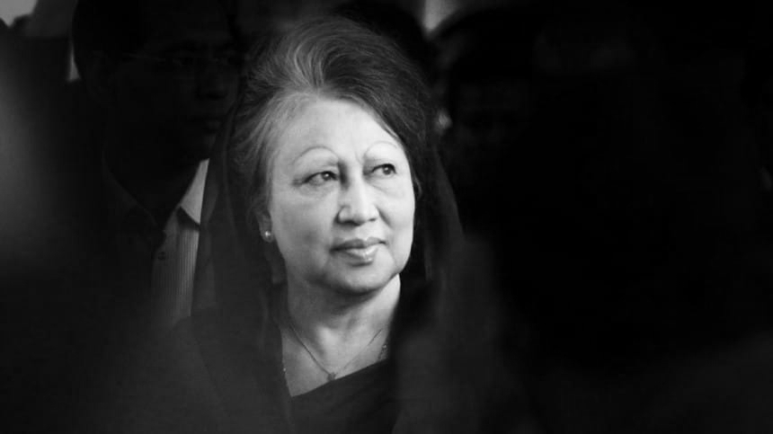 চলে গেলেন সাবেক প্রধানমন্ত্রী খালেদা জিয়া