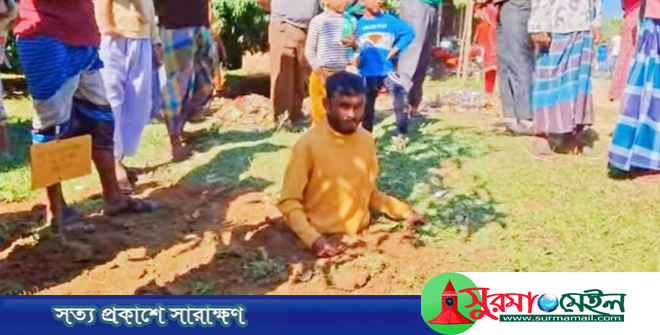মা-বাবাকে নির্যাতনের অভিযোগে যুবককে মাটিতে পুঁতল প্রতিবেশীরা