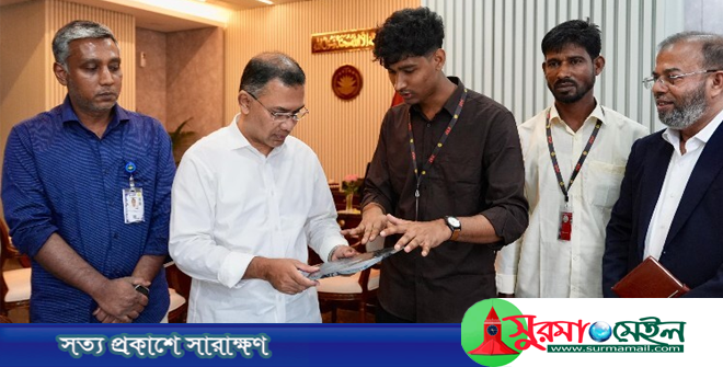পচা সবজি থেকে পলিথিন, কলাগাছ থেকে টিন; সাজ্জাদুলের উদ্ভাবনে মুগ্ধ প্রধানমন্ত্রী