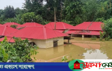 মৌলভীবাজারে ৪০ হাজার মানুষ পানিবন্দি, সংকট চরমে