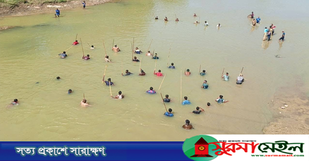 ধলাই নদীতে শতবর্ষী পলো বাওয়া উৎসব